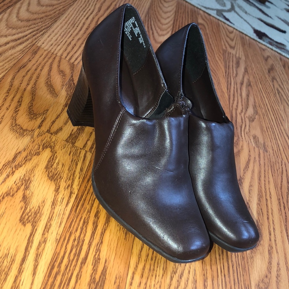 High heeled boots